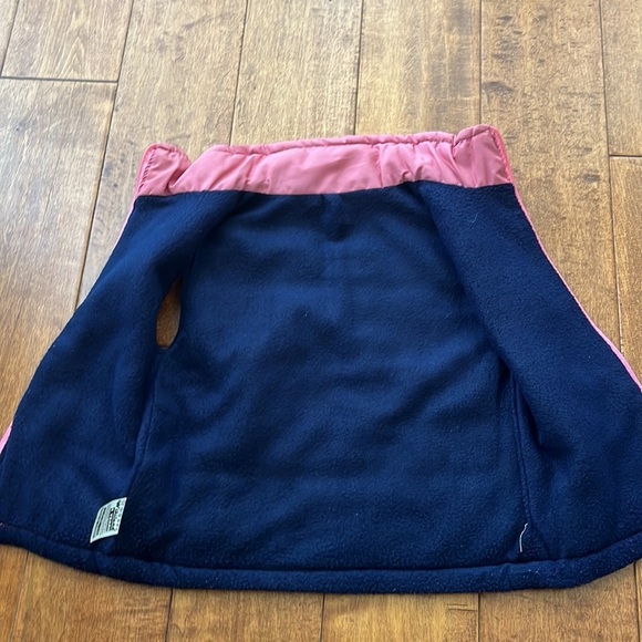 Girls pink Puffy Vest - Picture 5 of 7